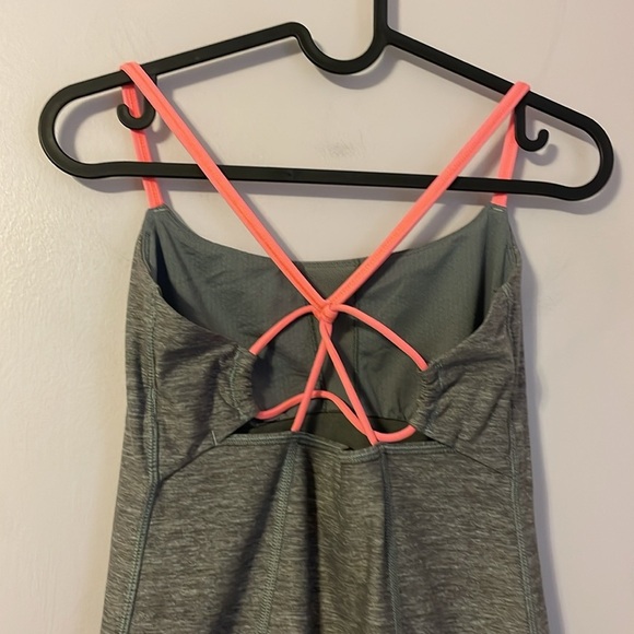 LULULEMON Dancing Warrior Tank Heathered Slate Gray and Grapefruit size 4 - Picture 10 of 15